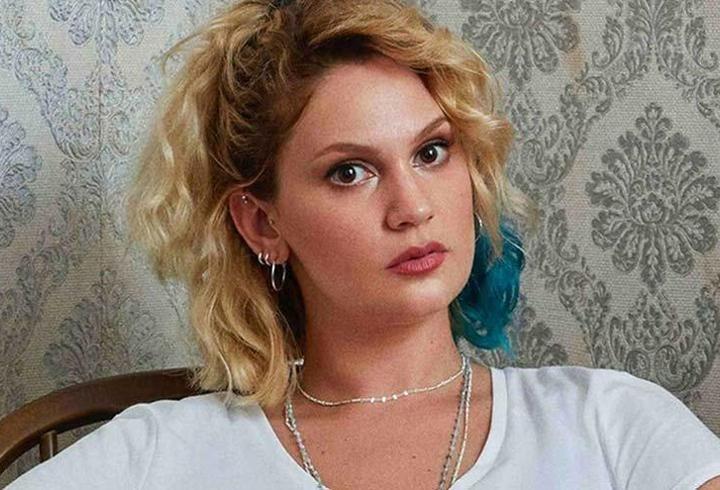 Farah Zeynep Abdullah ‘Ekranlara Dönmüyorum’ Çıkışıyla Gündemde