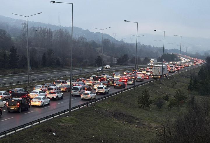 Bayram tatili dönüşünde Bolu'da ulaşım yavaşladı