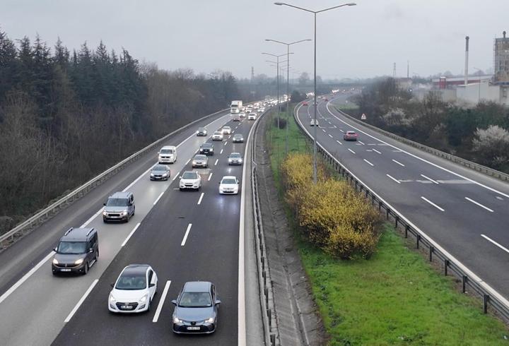 Anadolu Otoyolu’nun Düzce geçişinde dönüş yoğunluğu