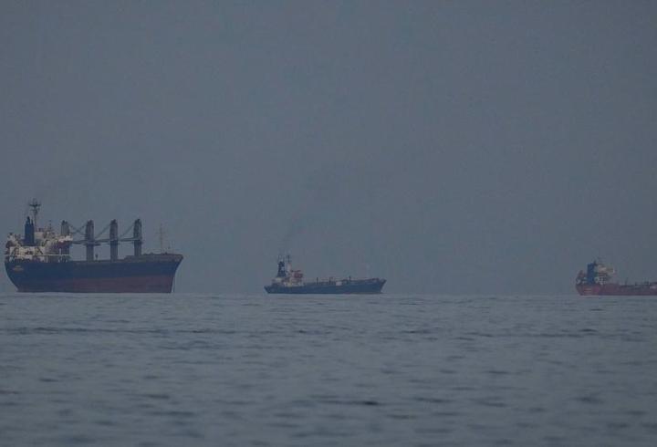 İran: Gemiler Tahran'ın koordinasyonuyla Hürmüz Boğazı’ndan geçebilecek