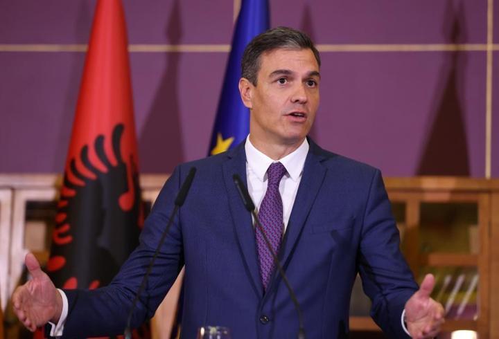 Rusya Dışişleri Bakanı Sergey Lavrov, İranlı mevkidaşı Abbas Erakçi ile telefonda görüştü. Görüşmede "ABD ile İsrail'in saldırganlığı sonucunda Basra Körfezi'nde kötüleşen durumun" ele alındığı belirtildi. 5