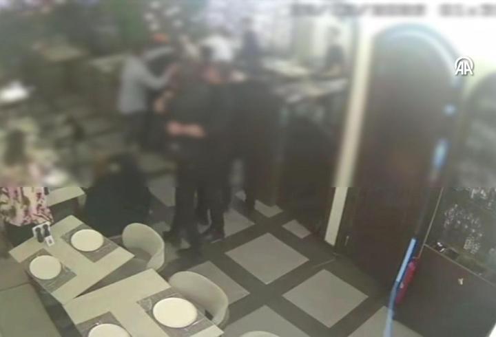 Restoranda şok anlar: Belediye başkanı yumruklarla darp edildi!