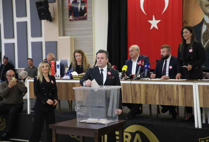 Kuşadası Belediyesi Başkan Vekilliğine Tahsin Demirtaş seçildi