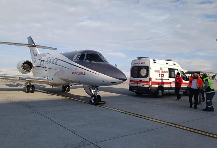 30 günlük bebek için uçak ambulans havalandı