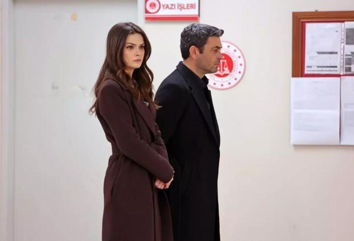 Şarkıcı Murat Dalkılıç bir süredir başarılı oyuncu Özgü Kaya ile aşk yaşıyor. Ünlü çiftin romantik pozu sosyal medyada gündem oldu. İşte detaylar...1