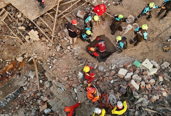 Yıkılan Taşoluk Apartmanı davasında mütalaa; 7 sanığa 15'er yıla kadar hapis talebi