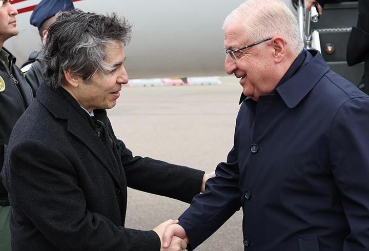 Cumhurbaşkanlığı İletişim Başkanı Burhanettin Duran, Ağrı'nın Doğubayazıt ilçesinde askeri araç kazasında şehit olan Ulaştırma Uzman Çavuş Selman Akarsel'e rahmet diledi.
9