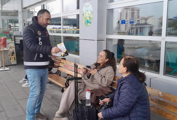 Narkotik polisi vatandaşları bilgilendirdi