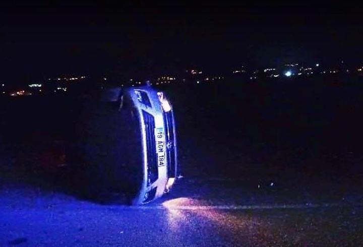 Polis aracıyla otomobil çarpıştı: 1'i polis, 3 yaralı