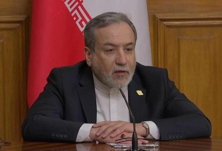 Arakçi: ''Hürmüz bizimle savaşanlar hariç herkese açık''