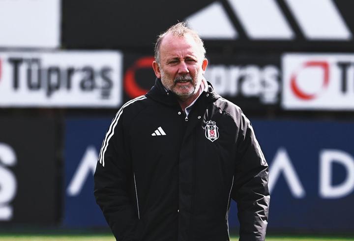Beşiktaş, Trendyol Süper Lig'in 28. haftasında 5 Nisan Pazar günü deplasmanda Fenerbahçe ile yapacağı derbi maçın hazırlıklarını sürdürdü.5