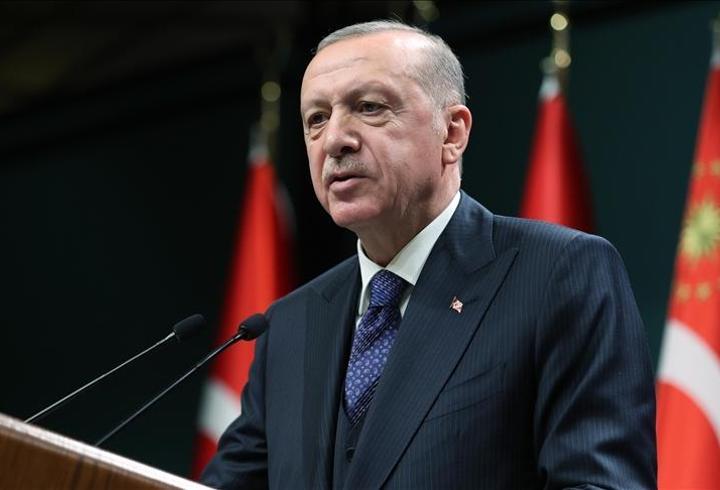 Cumhurbaşkanı Recep Tayyip Erdoğan, Ağrı'nın Doğubayazıt ilçesinde meydana gelen askeri araç kazasında şehit olan Piyade Uzman Çavuş Yusuf Açay ve Ulaştırma Uzman Çavuş Selman Akarsel'in ailelerine başsağlığı mesajı gönderdi.3