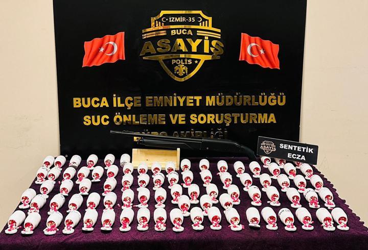 İzmir'de 4 bin 984 sentetik hap ele geçirildi