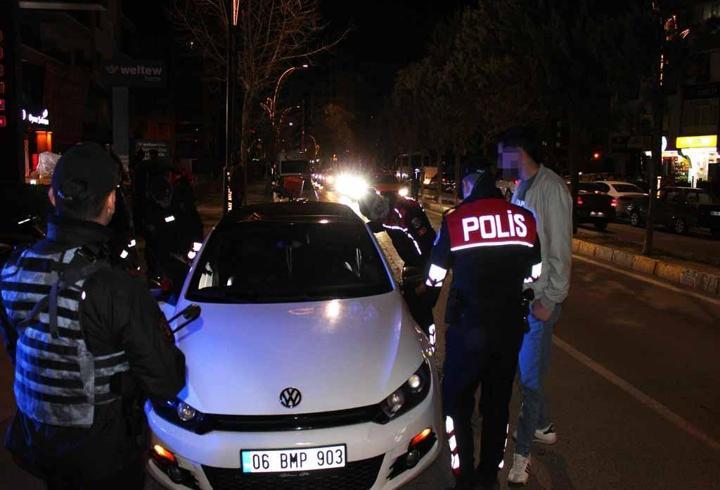 Stajyer ehliyeti ile direksiyon başında alkollü yakalandı