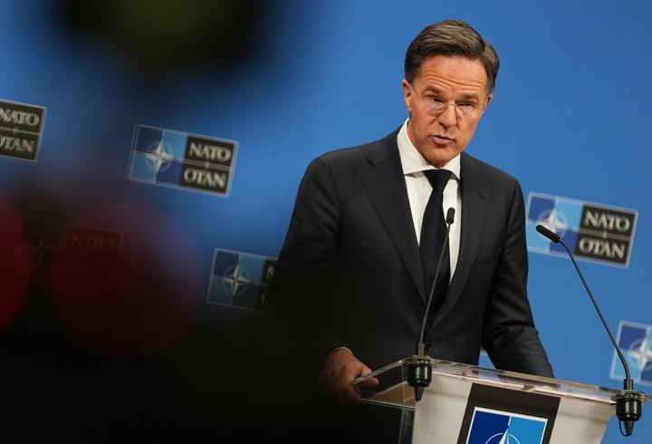 ABD-İsrail-İran savaşının 28'inci gününde dünya gelişmeleri yakından takip ediyor. İran, ABD'nin 15 maddelik ateşkes önerisine resmi yanıt verdi. Önerinin savaşın bitirilmesi için gerekli şartları sağlamadığını belirten Tahran yönetimi, savaş tazminatı ve suikast saldırılarının durdurulması talebinde bulundu. İran'dan misilleme füzeleri peş peşe ateşlenirken Beyaz Saray kulislerinde konuşulan 'gizli plan' sızdı. Yetkililere göre 'kara harekatının ilk sinyali' olabilir. 3