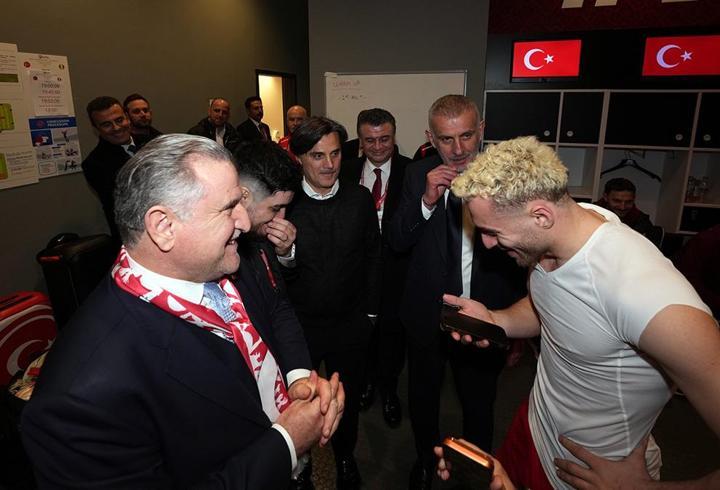 Sporseverler 27 Mart Cuma günün maçlarını araştırıyor. Bugün oynanacak olan maçlar için heyecan oldukça yüksek. 27 Mart Cuma günü uluslararası hazırlık maçları, EuroLeague maçları, EuroLeague Fenerbahçe - Žalgiris basketbol maçı ve voleybol maçları oynanacak. Hem uluslararası arenada hem de yerel liglerde dikkat çeken karşılaşmalar, spor tutkunlarını televizyon başına çekecek. Süper Lig, TFF 1. Lig, Premier Lig, Bundesliga, La Liga, Serie A, Ligue 1, Championship, Portekiz Premier Lig gibi öneml