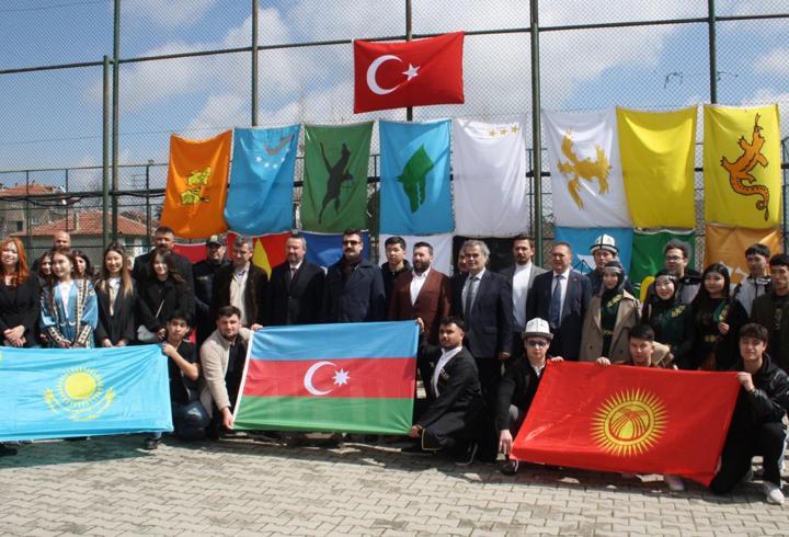 Ateşten atlayıp, demir döverek nevruz kutladılar