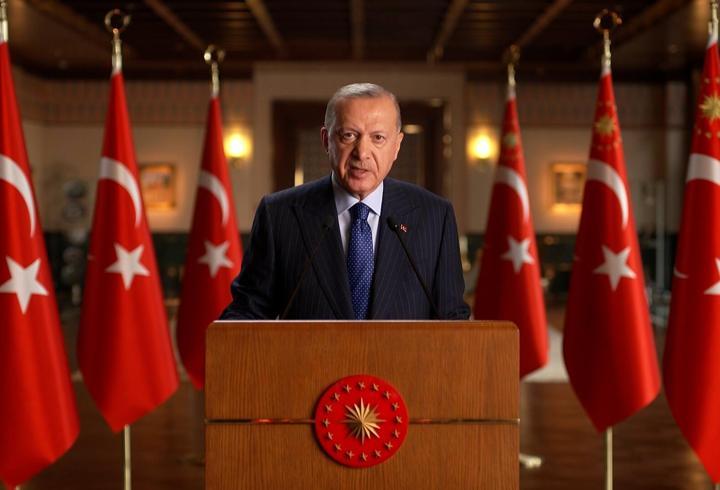 Son dakika haberine göre; Bağcılar Mahmutbey'de 4 cezaevi sevk aracı kaza yaptı1