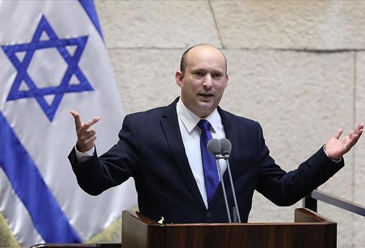 Eski İsrail Başbakanı Benet’ten Netanyahu’ya sert eleştiri: “Hiçbir yerde kazanamıyor”