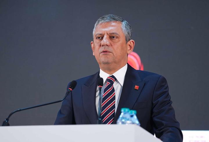 Dünya Ekonomik Forumu (WEF) Türkiye Ülke Stratejisi Toplantısı'nda konuşan Cumhurbaşkanı Recep Tayyip Erdoğan, "Bir aydır bölgemizi derinden sarsan bu anlamsız, hukuksuz ve gereksiz savaşın faturasını çatışmaların tarafları kadar tüm insanlık da ödüyor. Diplomasi ve diyalog yoluyla ortak bir paydada buluşma imkanı varken bu yolların sabote edilmesinin yükünü insanlık ailesi olarak hepimiz birlikte çekiyoruz“ dedi.

1