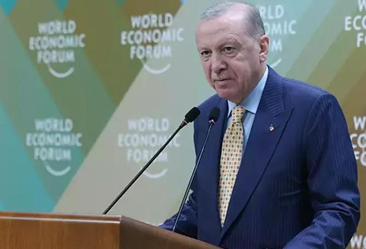 Diyarbakır’ın Bağlar ilçesinde kolonlardan ses geldiği ihbarı üzerine ekipler harekete geçti. Yapılan incelemenin ardından 6 katlı apartmanda yaşayan 51 kişi tedbir amaçlı tahliye edildi.
1