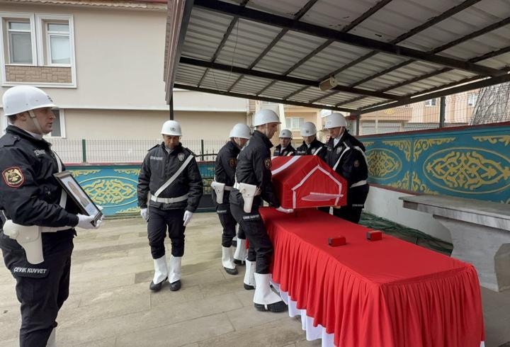 Eğlence mekanına silahlı saldırıda ölen emekli polis toprağa verildi