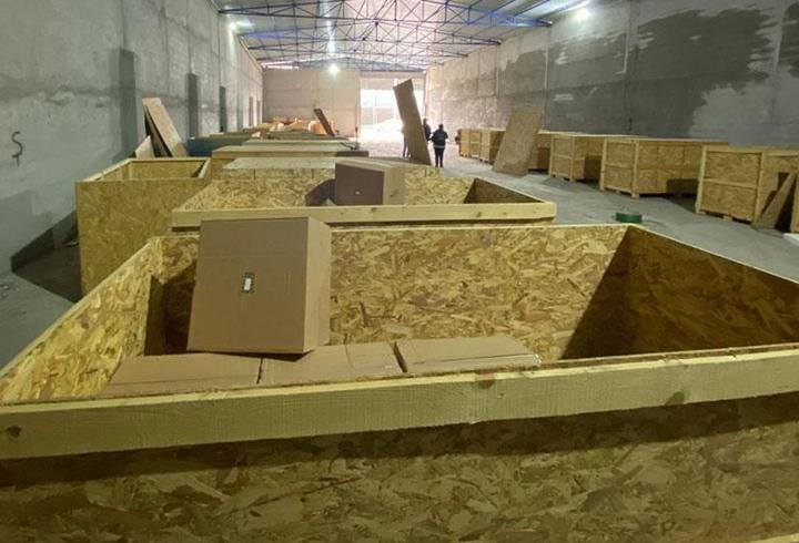 İçişleri Bakanlığı’nın radar sorgulama hizmeti, hız sınırı ihlallerine yönelik cezaların artırılması ve tolerans paylarının güncellenerek yürürlüğe girmesi sonrası sürücüler tarafından daha da sık araştırılmaya başladı; denetimlerin yoğunlaştırılmasıyla birlikte sabit radarların ve mobil kontrol noktalarının hangi bölgelerde bulunduğu merak konusu olurken, “Sabit radarlar hangi illerde yer alıyor?” sorusu da öne çıkıyor. Trafik güvenliğini artırmak ve sürücülere yolculuk öncesi daha fazla bilgi 