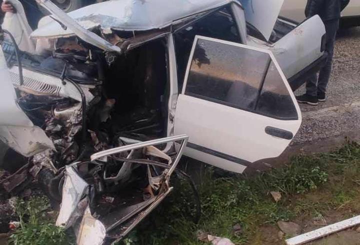 Manisa’da otomobil ile TIR çarpıştı: 3 yaralı