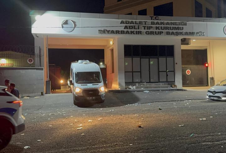 Diyarbakır’da eşini öldürdü, akrabasını yaraladı