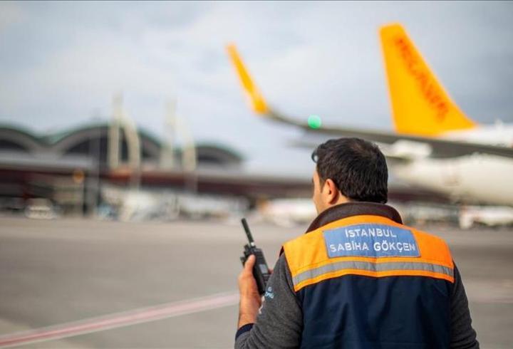 Kira geliri elde eden milyonlarca mükellef için önemli dönemin sonuna yaklaşılırken, 2025 yılına ait kira gelirlerinin beyanı için verilen süre 31 Mart 2026 tarihinde doluyor. GİB ve e-Devlet üzerinden yalnızca birkaç adımda tamamlanabilen beyan işlemlerinde zaman daralırken, vergi yükümlülüğü bulunan vatandaşlar özellikle “Hazır Beyan Sistemi nasıl kullanılır?” ve “Kira vergisi ödemesi nereden yapılır?” sorularına yanıt arıyor. Beyan sürecine dair merak edilen tüm ayrıntılar bu kapsamda yakında