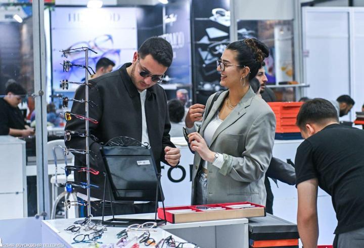 Görme sağlığının geleceği İzmir’de konuşuldu