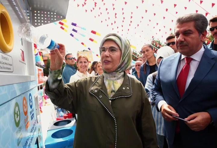 AYEDAŞ, BEDAŞ elektrik kesintisi sorgulama ekranı araştırılıyor. 30 Mart 2026 Pazartesi akşamında İstanbul'un hangi ilçe ve mahallelerinde elektrik kesintisi yaşanıyor sorgulanıyor. Boğaziçi Elektrik Dağıtım A.Ş. (BEDAŞ), planlı bakım ve onarım çalışmalar kapsamında birçok ilçede elektrik kesintisine gidileceğini paylaştı. Elektrik kesintisinin yaşandığı ilçe ve mahalleler AYEDAŞ ve BEDAŞ tarafından duyuruluyor. Peki elektrikler ne zaman gelecek? Hangi ilçelerde elektrik kesintisi var? İşte AYED