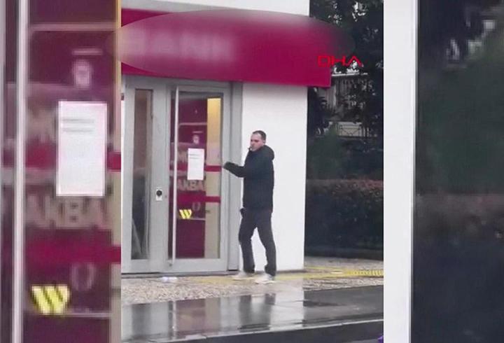 Bankada bıçaklı rehin krizi