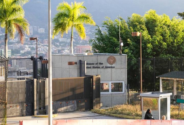 Venezuela'daki ABD Büyükelçiliği 7 yıl sonra yeniden açıldı