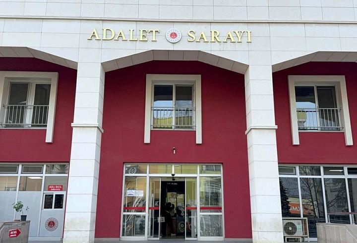 Boşanma aşamasındaki eşinin ailesinin evini bastı; 4 ölü