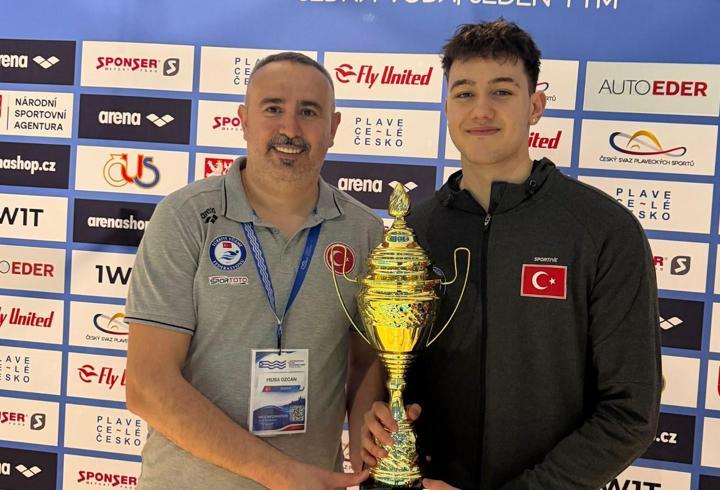 Denizlili yüzücü Ahmet Mete tarih yazdı