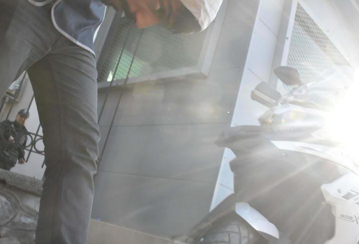 Çocuklarının boğazına bıçak dayayan sanığa bir dava daha