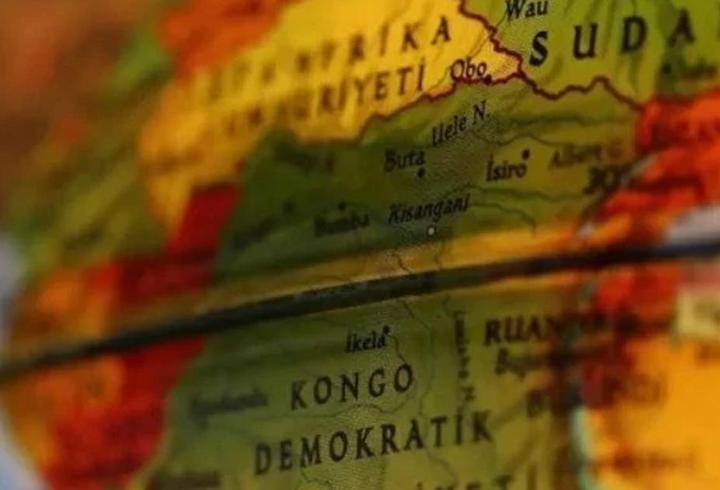 İran’ın misillemeleri sürerken İran füzelerinden biri daha Demir Kubbe'yi aştı. Tel Aviv'de bir kafeye düştü. CNN TÜRK Muhabiri Serdar Er ve Kameraman Alper Öztürk füzenin düştüğü yerdeki hasarı görüntüledi.3