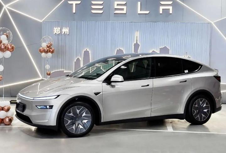 Elon Musk, otomobil dünyasını heyecanlandırdı