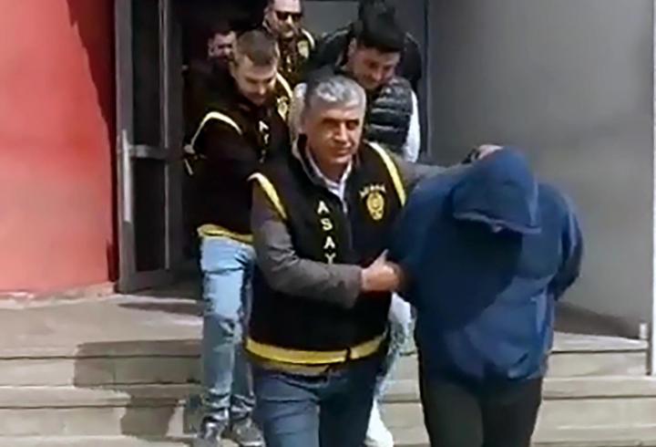 Yatağa bağımlı oğlu için biriktirdiği 1,8 milyon lira değerindeki altınları alıp, dolandırdılar