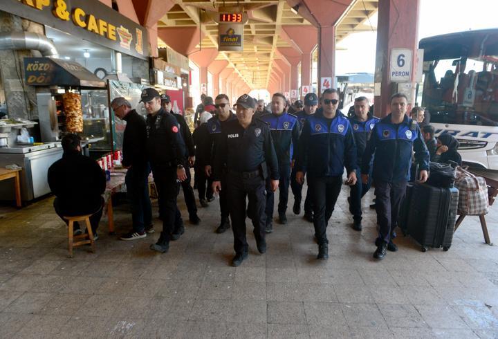 Yıllardır güvenlik ve düzen zafiyeti yaşanan Adana Otogarı’nda tedbirler artırıldı