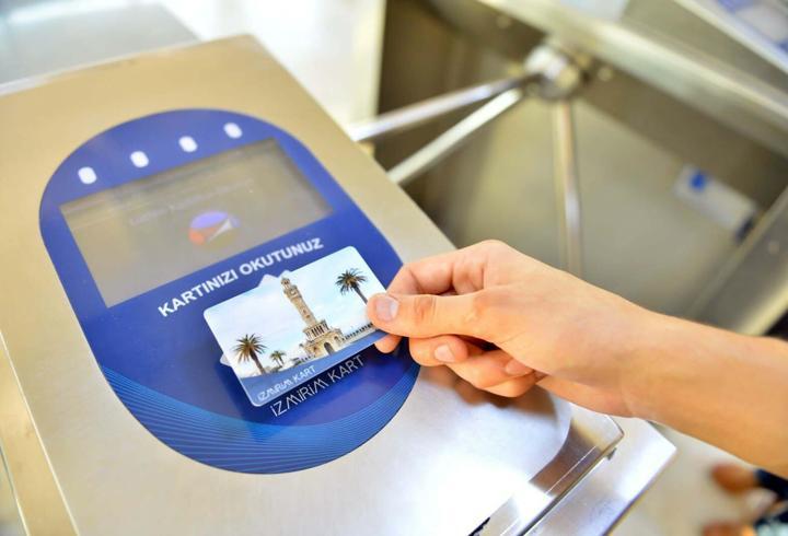 İzmir'de toplu ulaşım ve ekmek zamlandı