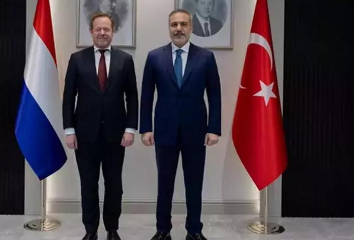 İçişleri Bakanı Mustafa Çiftçi, APP plaka kullanan vatandaşlara tanınan sürenin sona erdiğini belirterek, bu plakaları kullanan sürücülere plakalarını değiştirme çağrısında bulundu. APP plakaların iyi niyetli bir kullanım olmadığına vurgu yapan Çiftçi, bunun kamu düzeni ve güvenliği ile ilgili bir husus olduğunu söyledi.1