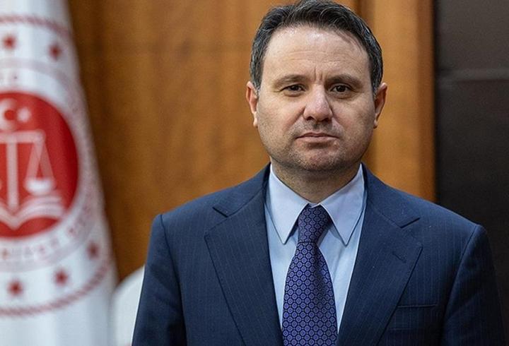 Türkiye'de hem tıp, hem de edebiyat alanında tanınan önemli isimlerden Prof. Dr. Hasan Hüsrev Hatemi, 88 yaşında vefat etti.5