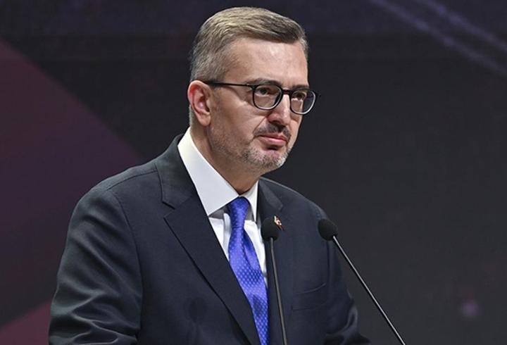 Trafik kazalarına ilişkin yeni düzenleme 1 Nisan itibarıyla devreye girdi. 34 milyon sürücüyü ilgilendiren sistemle birlikte eksper atamaları artık sigorta şirketleri yerine otomatik olarak yapılacak. Aracı firmalar devre dışı bırakılırken, yüksek komisyonların önüne geçilecek. 40 bin TL üzerindeki hasarlarda eksper raporu zorunlu hale geldi. Ayrıca araç değer kaybı tek raporla belirlenecek. Uygulama Bursa ve Ordu’da pilot olarak başladı, 1 Temmuz’da tüm Türkiye’de hayata geçirilecek. Detaylar C