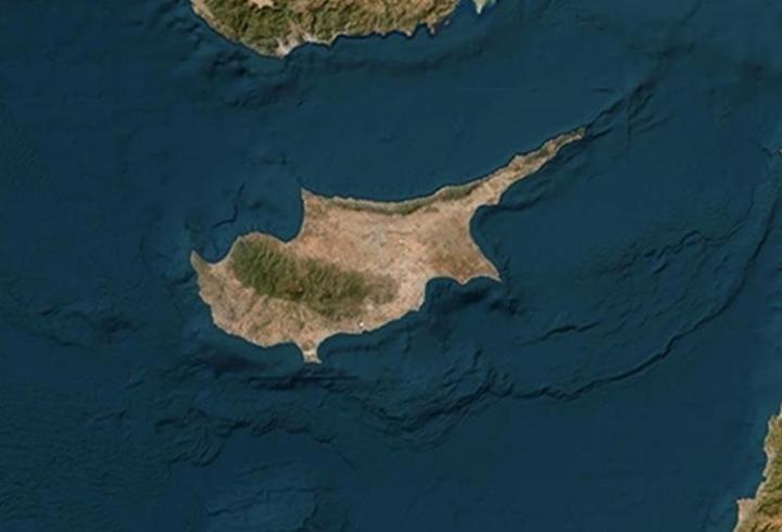 GKRY'den KKTC'ye çirkin saldırı! Sivillere taş ve patlayıcı madde atıldı