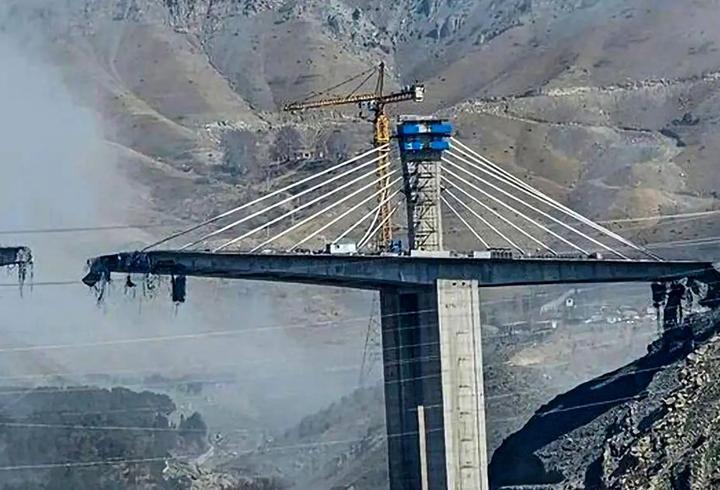 ABD/İsrail saldırıları sürüyor! İran'ın en yüksek köprüsü hedef alındı