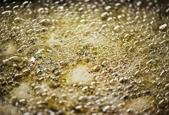 Mutfakta biriken yağlara son! Uzmanlar uyardı: Meğer işin sırrı başkaymış...