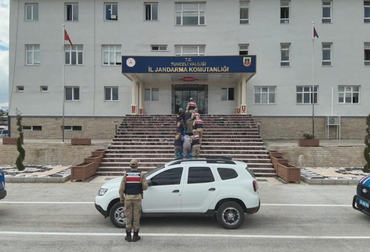 Kendilerini polis ve savcı olarak tanıtıp 2 milyon lira dolandıran şüpheliler yakalandı