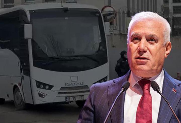 MHP Genel Başkanı Devlet Bahçeli, partisinin Kurucu Genel Başkanı Alparslan Türkeş'in vefat yıl dönümü dolayısıyla yayımladığı mesajında önemli açıklamalar yaptı. Bahçeli, "Cumhur İttifakı olarak milli özlem ve hedeflerimize kararlı adımlarla ulaşmak, Türk ve Türkiye Yüzyılında lider ülke ve süper güç Türkiye’yi inşa etmek gayretindeyiz." dedi.9